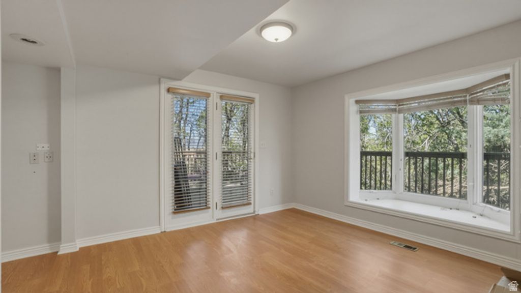Image 37 of property listing at 2025 E DIMPLE DELL RD, Sandy, UT 84092