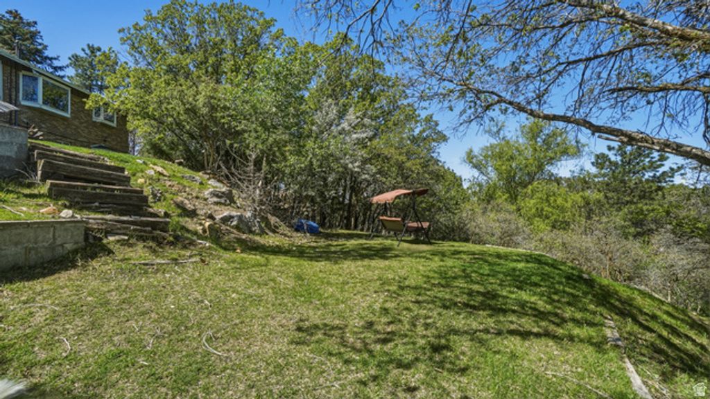 Image 43 of property listing at 2025 E DIMPLE DELL RD, Sandy, UT 84092