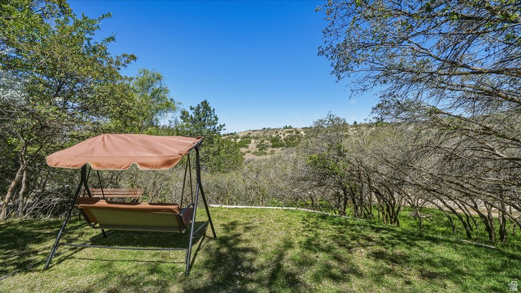 Image 44 of property listing at 2025 E DIMPLE DELL RD, Sandy, UT 84092