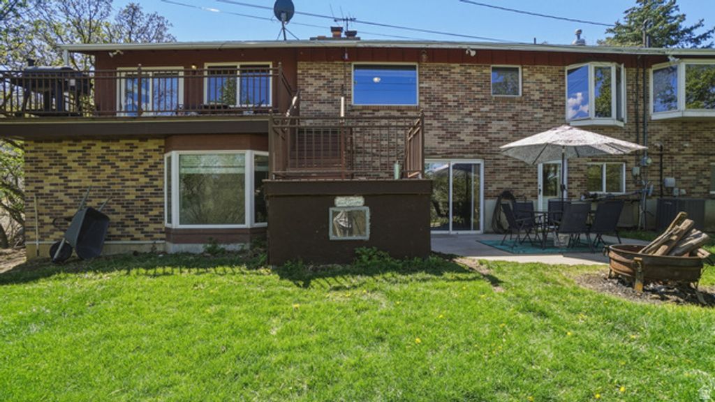 Image 45 of property listing at 2025 E DIMPLE DELL RD, Sandy, UT 84092