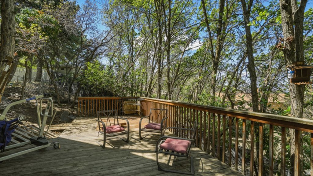 Image 46 of property listing at 2025 E DIMPLE DELL RD, Sandy, UT 84092