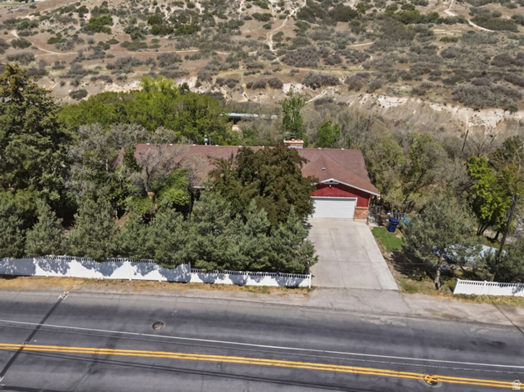 Image 52 of property listing at 2025 E DIMPLE DELL RD, Sandy, UT 84092