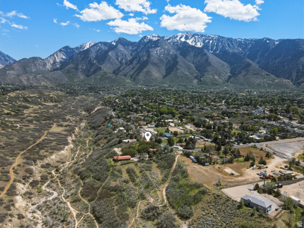 Image 54 of property listing at 2025 E DIMPLE DELL RD, Sandy, UT 84092
