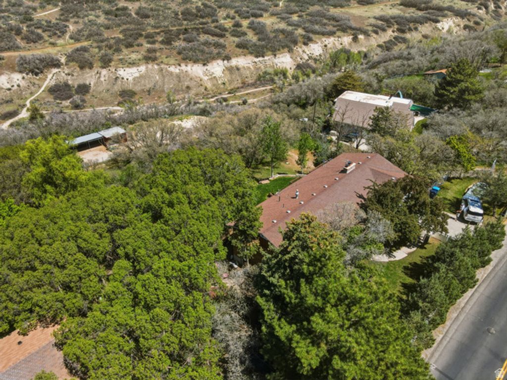 Image 55 of property listing at 2025 E DIMPLE DELL RD, Sandy, UT 84092