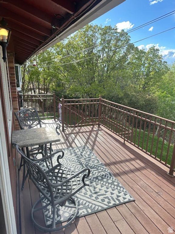 Image 57 of property listing at 2025 E DIMPLE DELL RD, Sandy, UT 84092