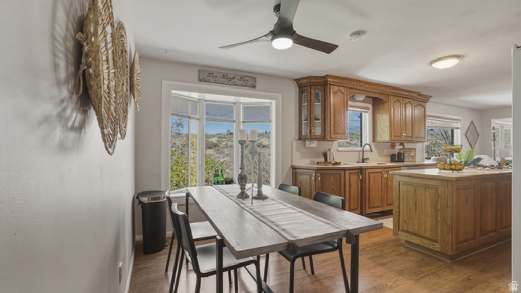 Image 7 of property listing at 2025 E DIMPLE DELL RD, Sandy, UT 84092