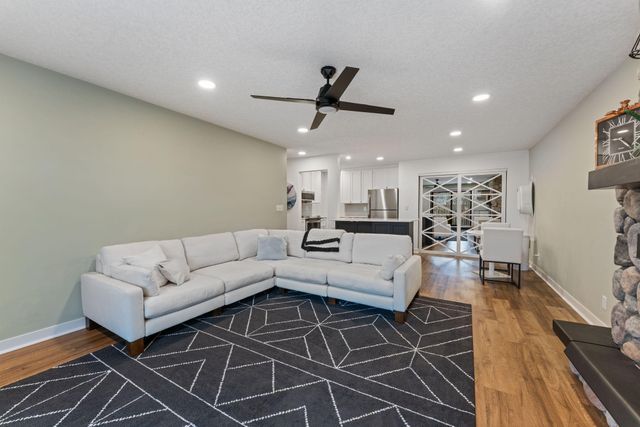 5607 Green Circle Drive 209, Hopkins, MN 55343