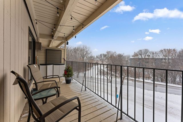 5607 Green Circle Drive 209, Hopkins, MN 55343