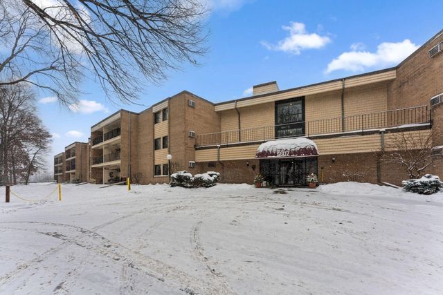 5607 Green Circle Drive 209, Hopkins, MN 55343