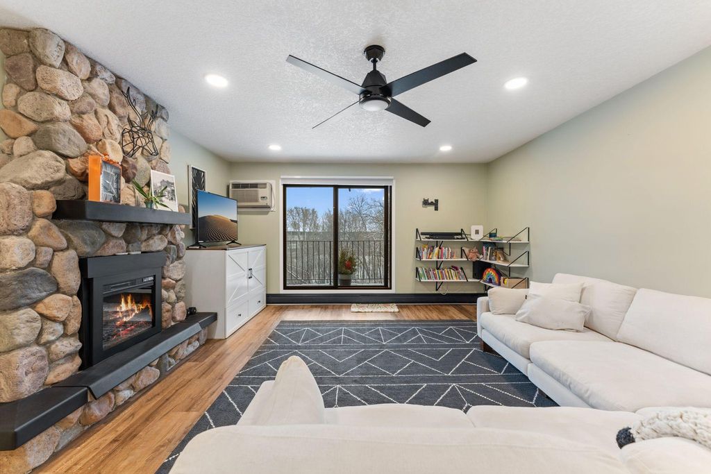 5607 Green Circle Drive 209, Hopkins, MN 55343