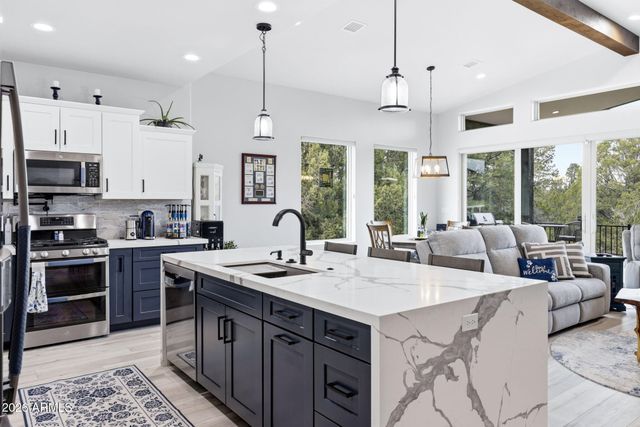 3401 N Eagles Creek Drive, Show Low, AZ 85901