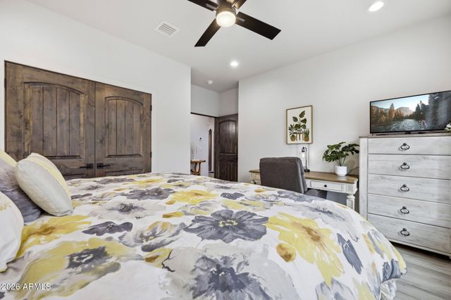 3401 N Eagles Creek Drive, Show Low, AZ 85901