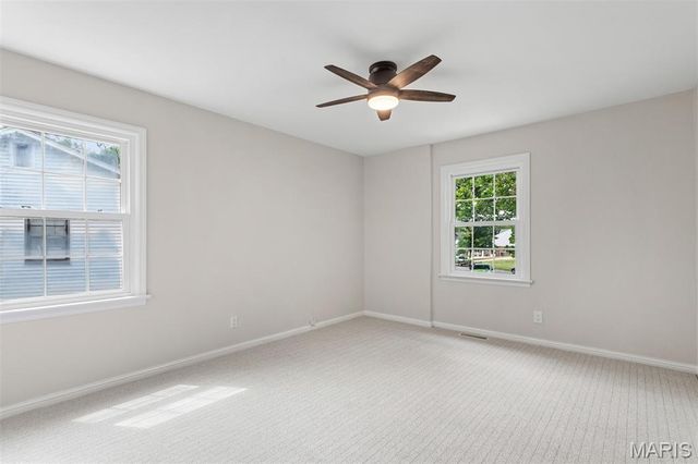 8562 Colonial Lane, Ladue, MO 63124