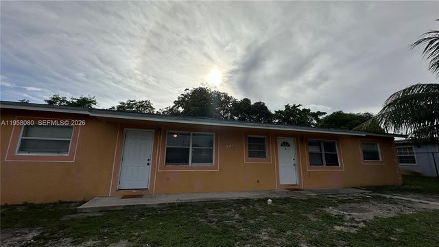 4011 NE 8th Ave B, Deerfield Beach, FL 33064
