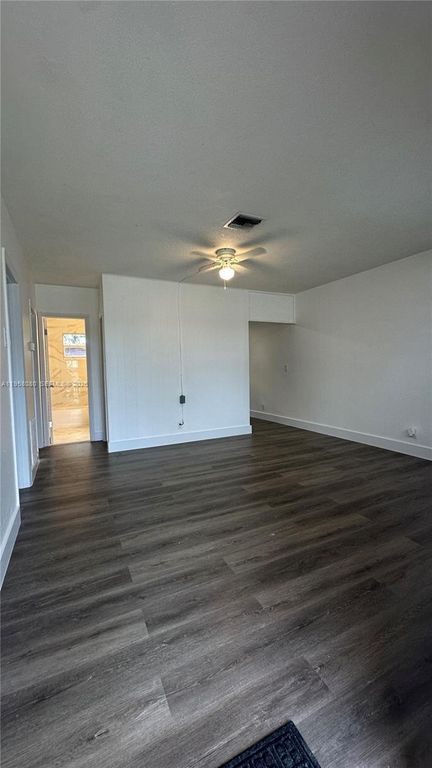 4011 NE 8th Ave B, Deerfield Beach, FL 33064