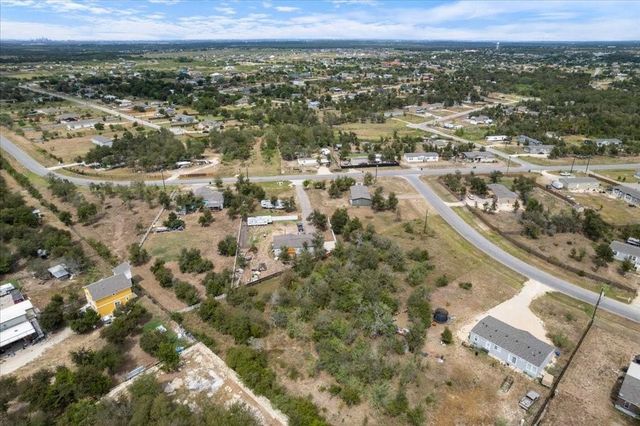 134 Diamante DR, Del Valle, TX 78617