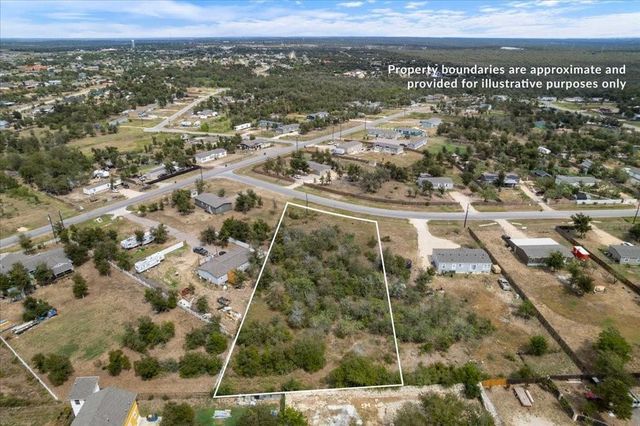 134 Diamante DR, Del Valle, TX 78617