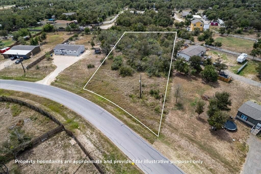 134 Diamante DR, Del Valle, TX 78617