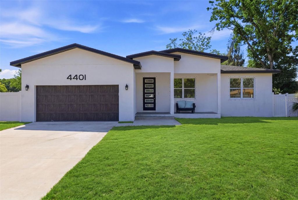 Image 1 of property listing at 4401 COBIA DRIVE SE, St Petersburg, FL 33705