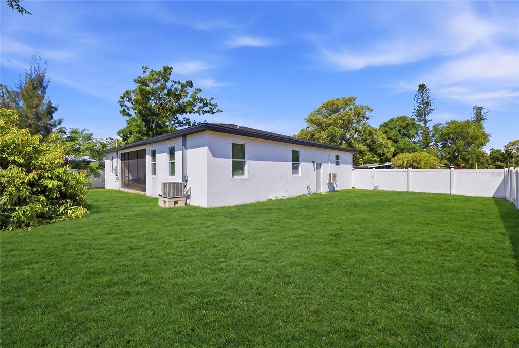 Image 19 of property listing at 4401 COBIA DRIVE SE, St Petersburg, FL 33705