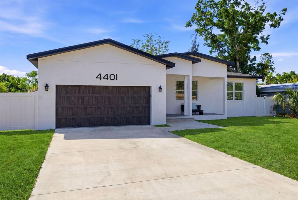 Image 21 of property listing at 4401 COBIA DRIVE SE, St Petersburg, FL 33705