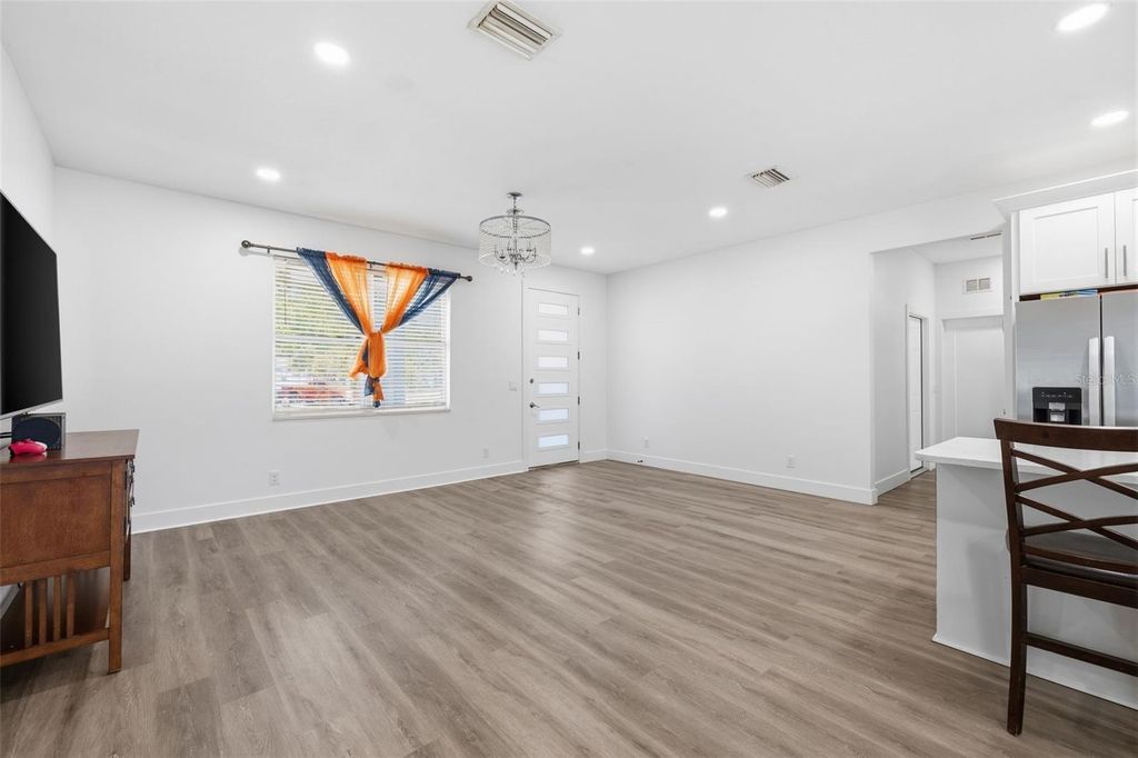 Image 4 of property listing at 4401 COBIA DRIVE SE, St Petersburg, FL 33705