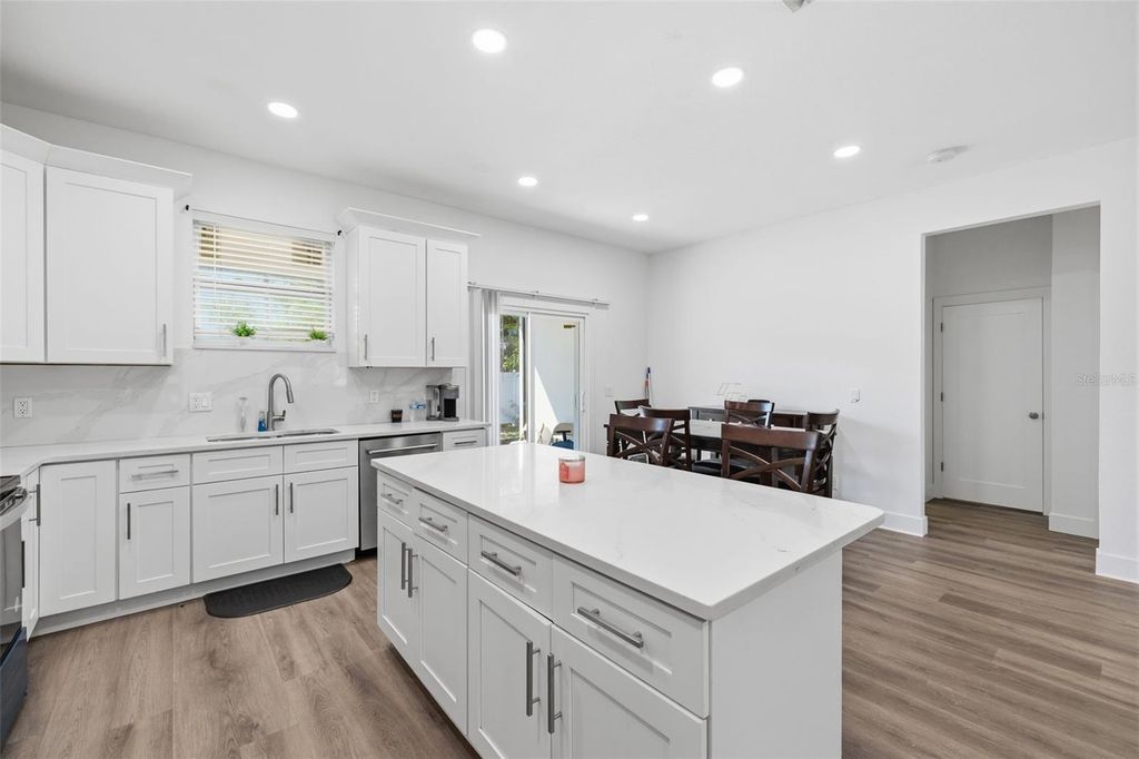 Image 5 of property listing at 4401 COBIA DRIVE SE, St Petersburg, FL 33705