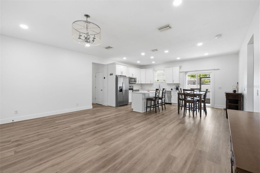 Image 6 of property listing at 4401 COBIA DRIVE SE, St Petersburg, FL 33705