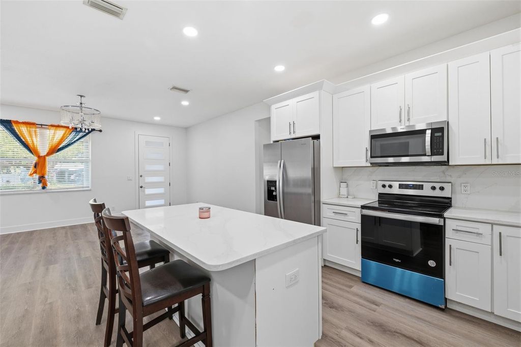 Image 8 of property listing at 4401 COBIA DRIVE SE, St Petersburg, FL 33705