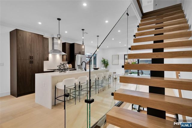 255 Morningside Avenue, Cliffside Park, NJ 07010
