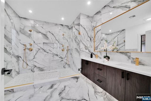 255 Morningside Avenue, Cliffside Park, NJ 07010