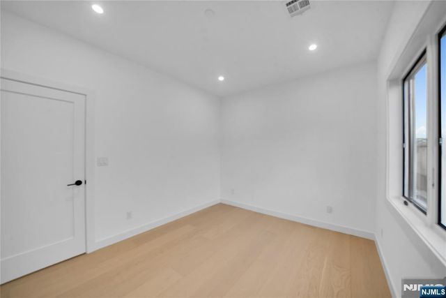 255 Morningside Avenue, Cliffside Park, NJ 07010