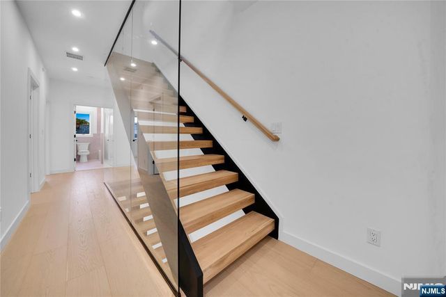 255 Morningside Avenue, Cliffside Park, NJ 07010