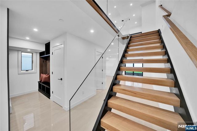 255 Morningside Avenue, Cliffside Park, NJ 07010