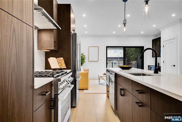255 Morningside Avenue, Cliffside Park, NJ 07010