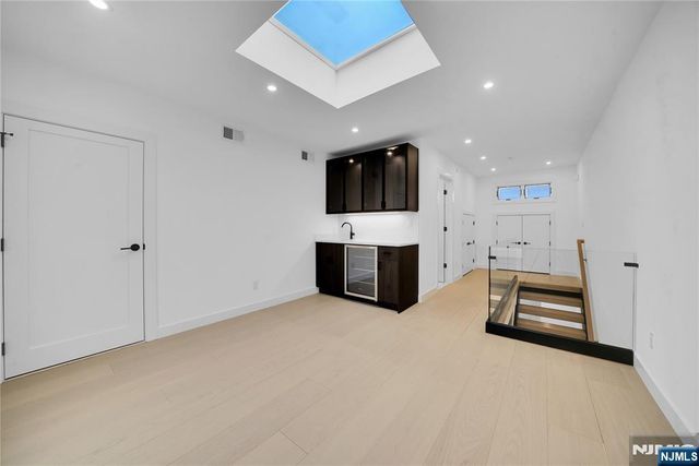 255 Morningside Avenue, Cliffside Park, NJ 07010