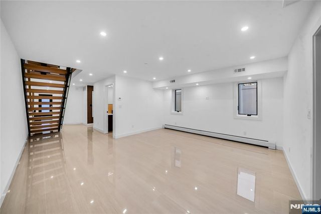 255 Morningside Avenue, Cliffside Park, NJ 07010