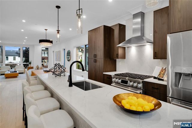 255 Morningside Avenue, Cliffside Park, NJ 07010