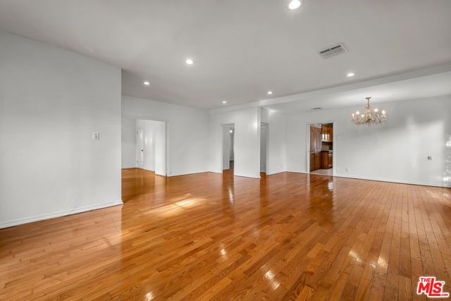 922 S Bundy Drive, Los Angeles, CA 90049