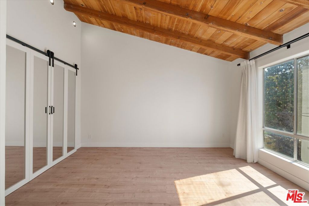 Image 20 of property listing at 621 California Avenue 2, Santa Monica, CA 90403