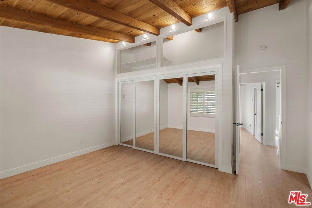 Image 22 of property listing at 621 California Avenue 2, Santa Monica, CA 90403