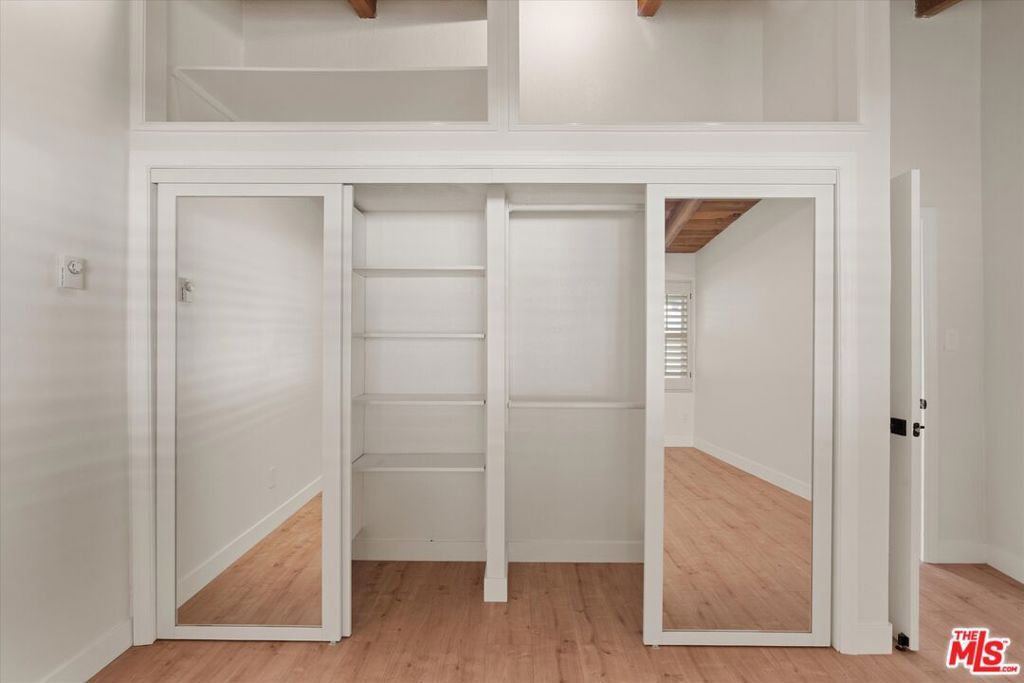 Image 24 of property listing at 621 California Avenue 2, Santa Monica, CA 90403