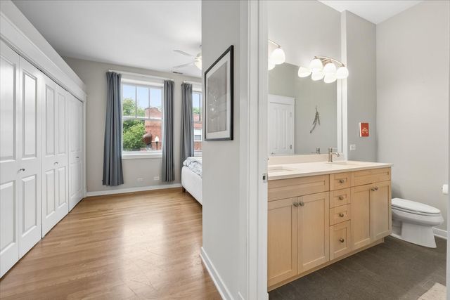 2116 W CULLOM Avenue 201, Chicago, IL 60618