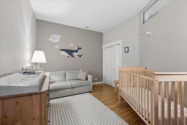 2116 W CULLOM Avenue 201, Chicago, IL 60618