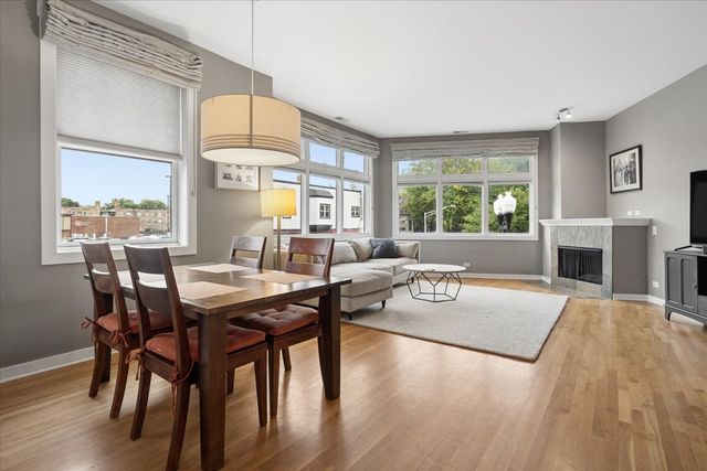 2116 W CULLOM Avenue 201, Chicago, IL 60618
