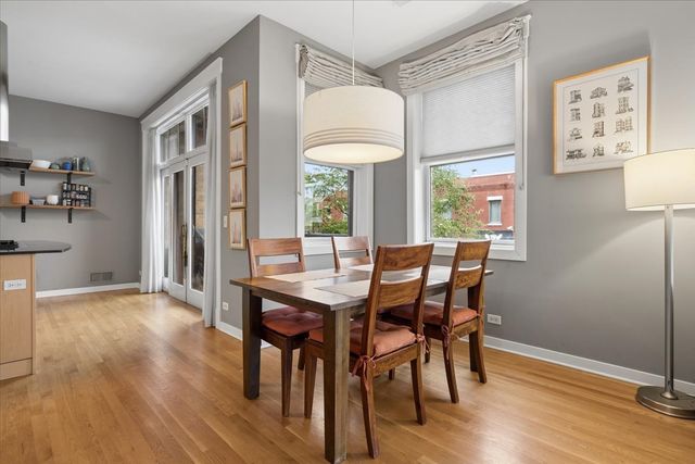 2116 W CULLOM Avenue 201, Chicago, IL 60618