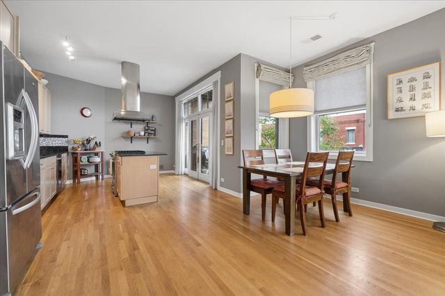2116 W CULLOM Avenue 201, Chicago, IL 60618