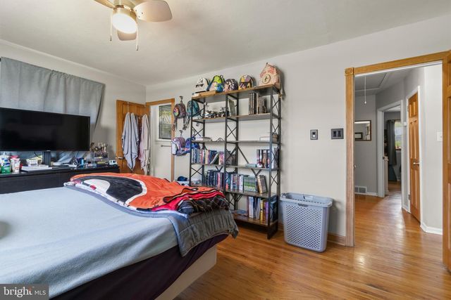 102 WASHINGTON AVE, Beverly, NJ 08010