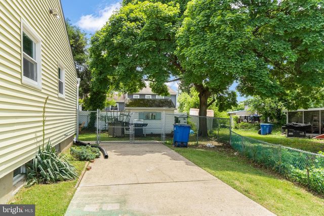 102 WASHINGTON AVE, Beverly, NJ 08010