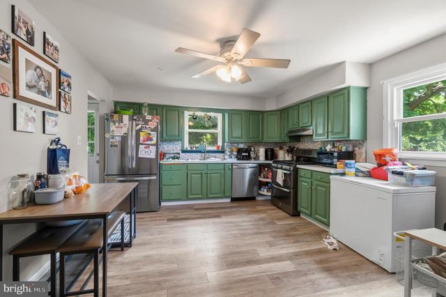 102 WASHINGTON AVE, Beverly, NJ 08010